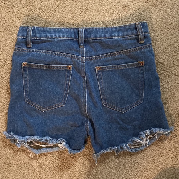 Boohoo high waisted ripped shorts - Picture 2 of 2